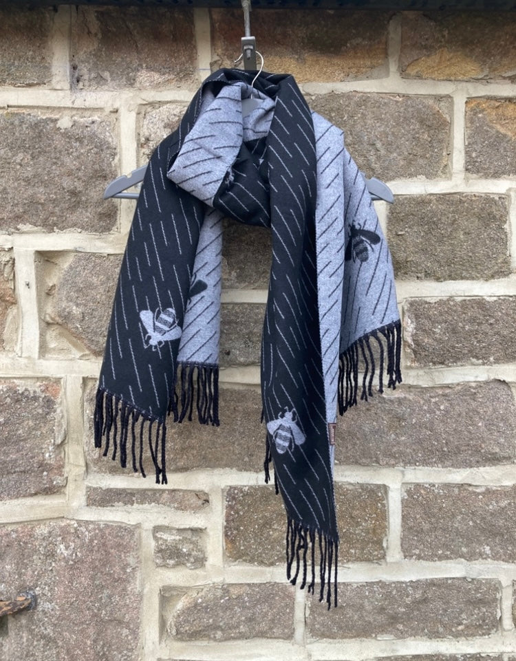 🍁🍂 Black grey cashmere bee scarf