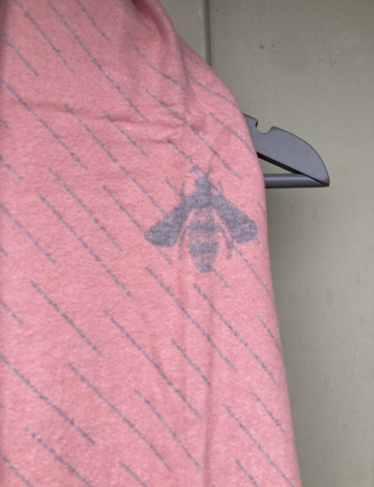🍁🍂 Pink grey cashmere bee scarf