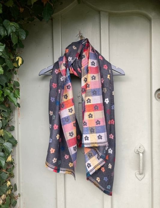 🍁🍂 Grey flower scarf