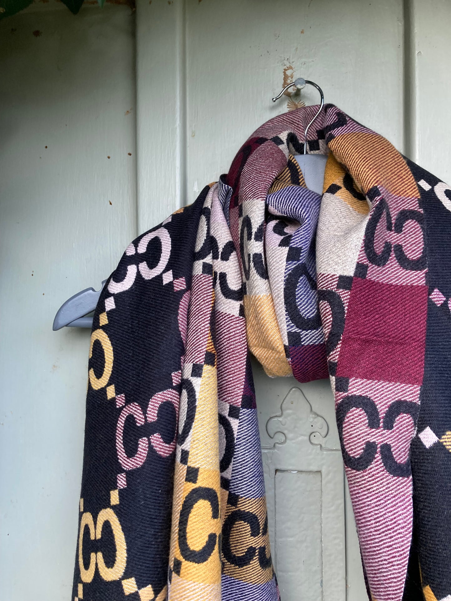 🍁🍂 Black pattern scarf