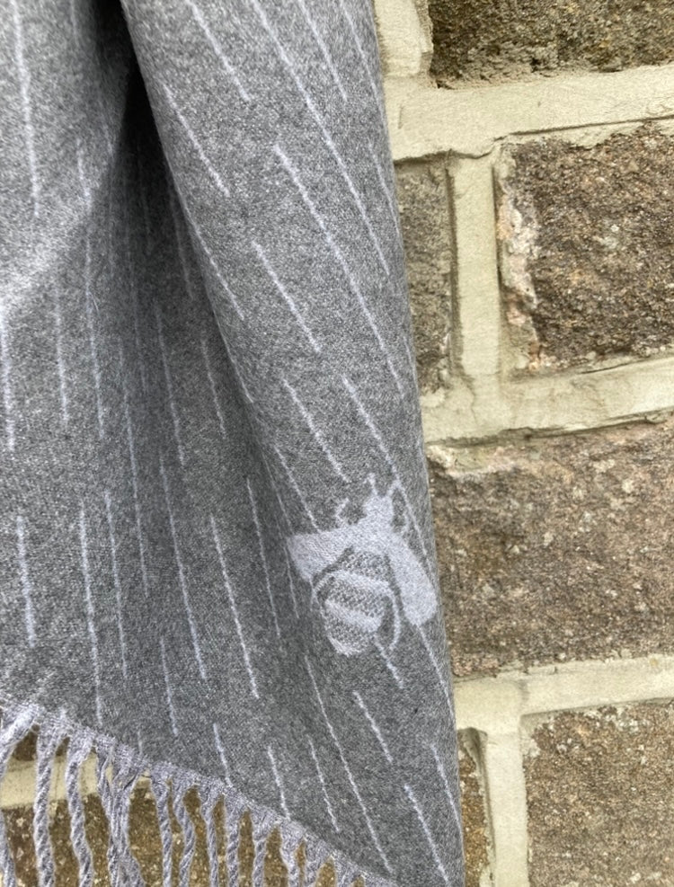 🍁🍂 Grey cashmere bee scarf
