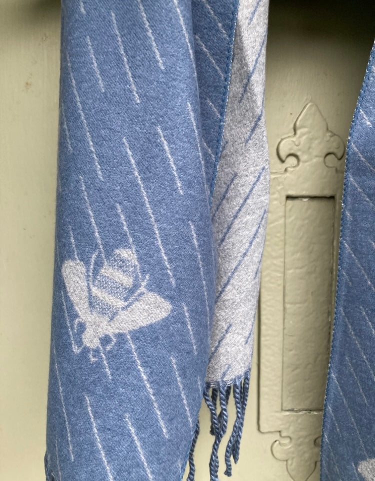 🍁🍂 Blue grey cashmere bee scarf