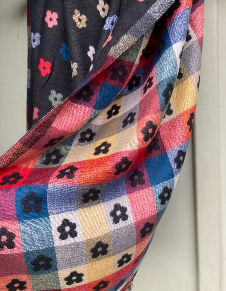 🍁🍂 Black flower scarf