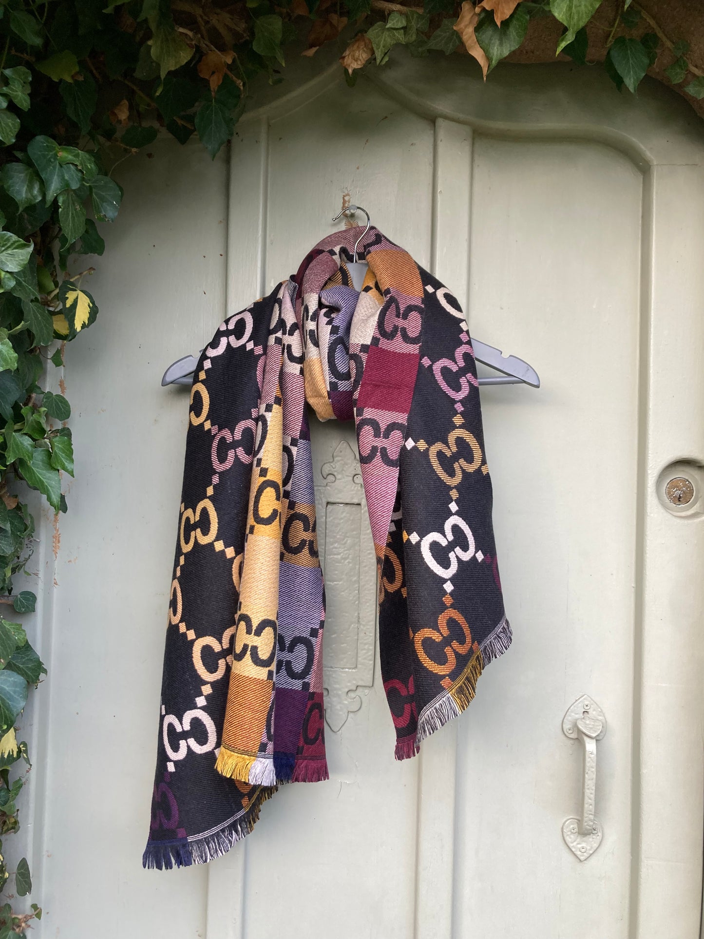 🍁🍂 Black pattern scarf