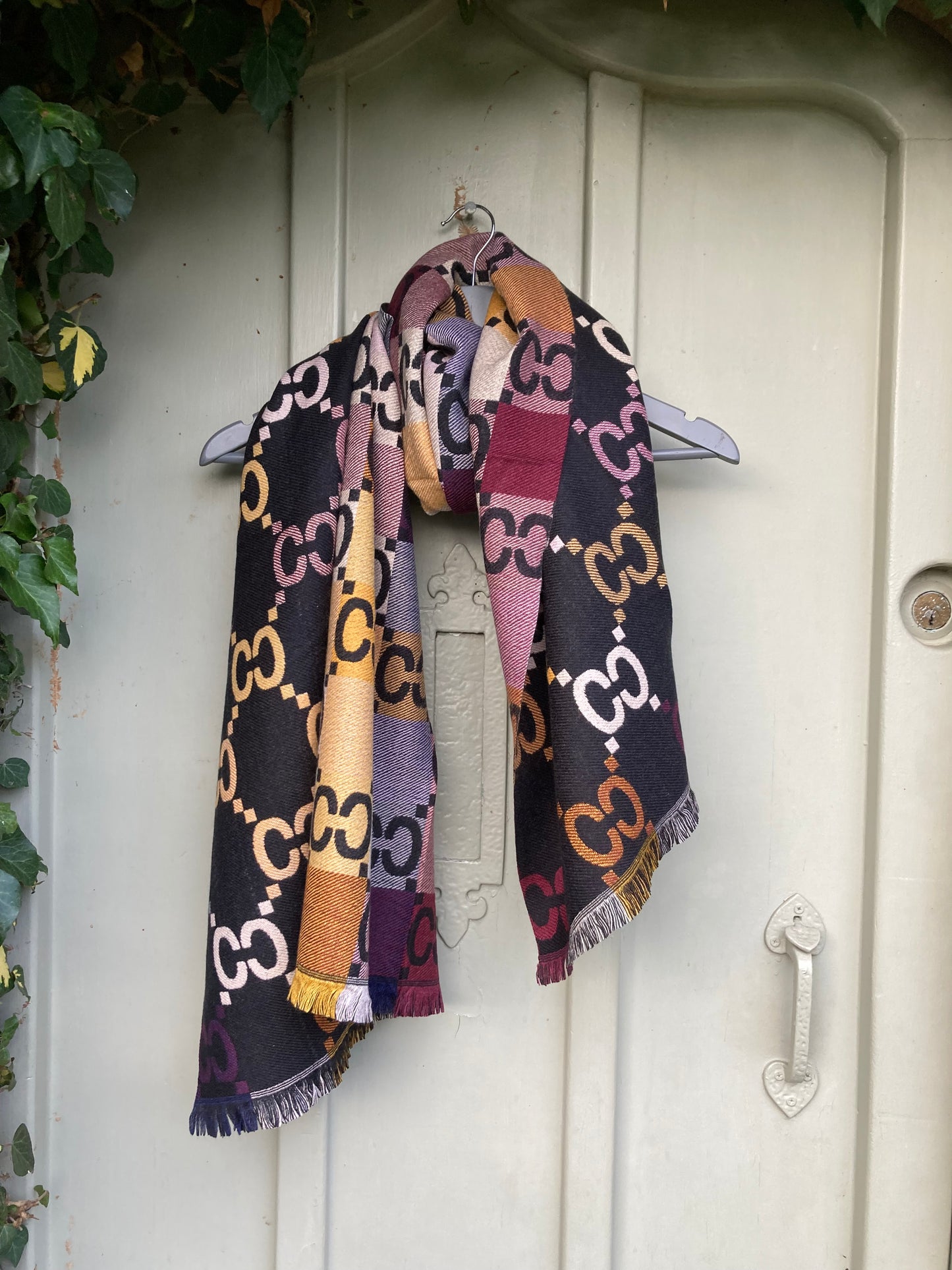 🍁🍂 Black pattern scarf