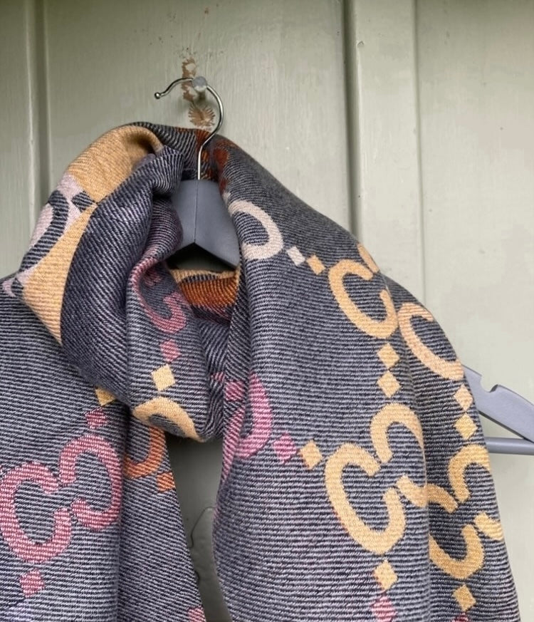 🍁🍂 Grey pattern scarf