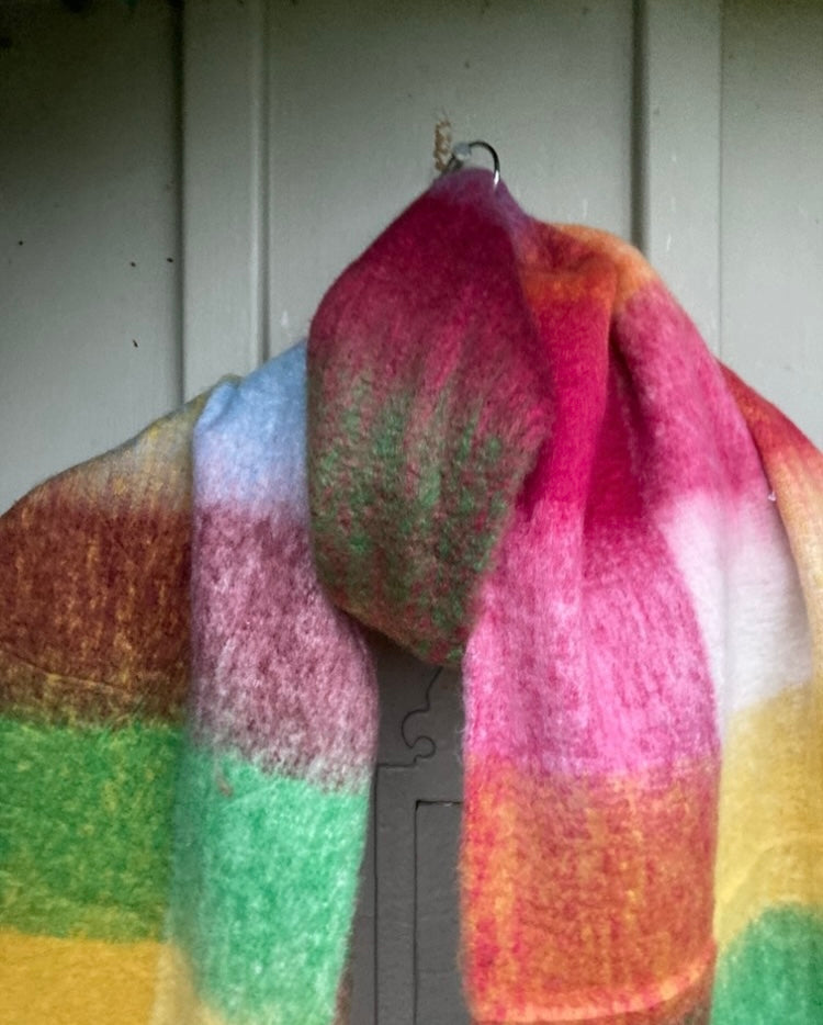 🍁🍂 Red green Pom check scarf