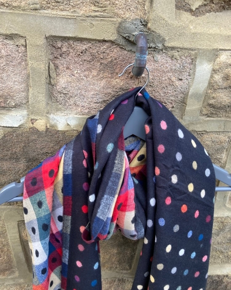 🍁🍂 Black spot scarf