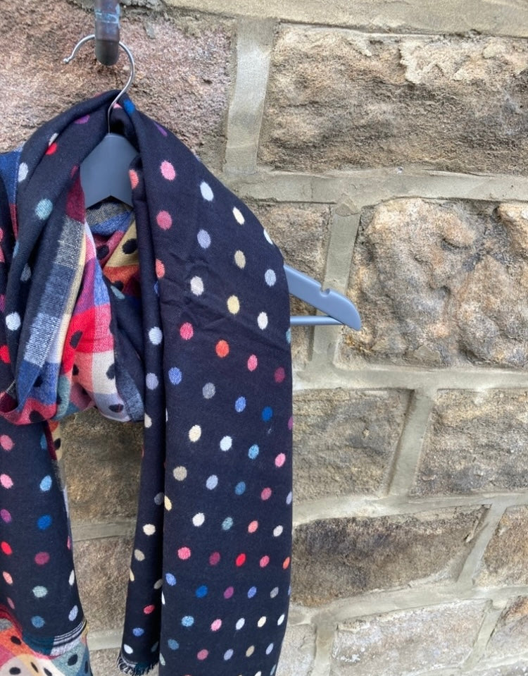 🍁🍂 Black spot scarf