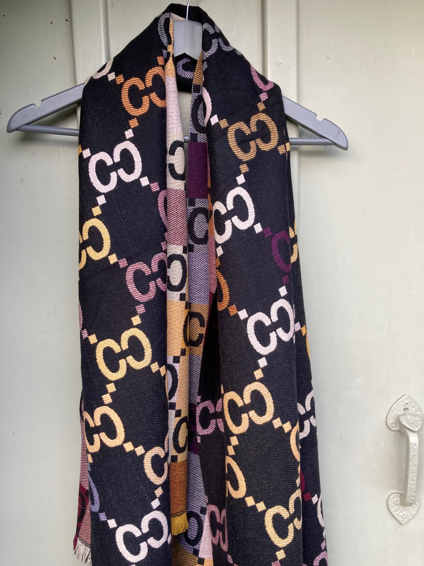 🍁🍂 Black pattern scarf