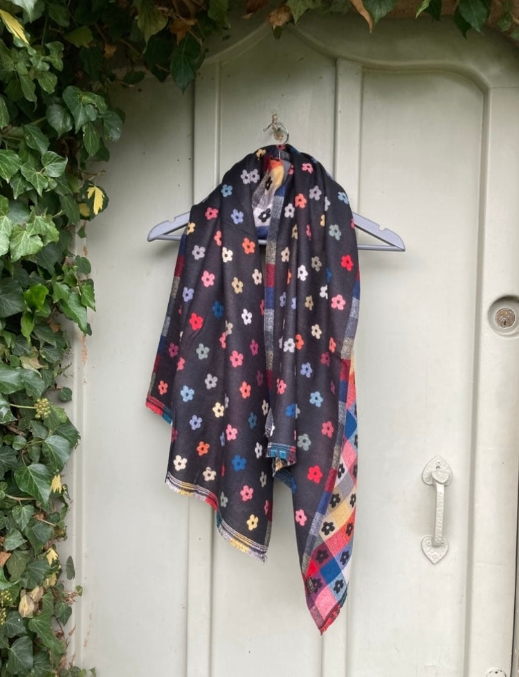🍁🍂 Black flower scarf