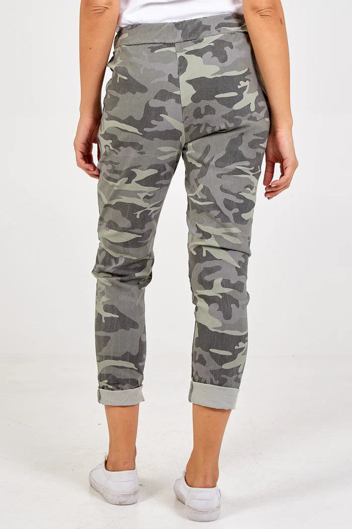 KHAKI CAMO MAGIC PANTS SIZE 16-24